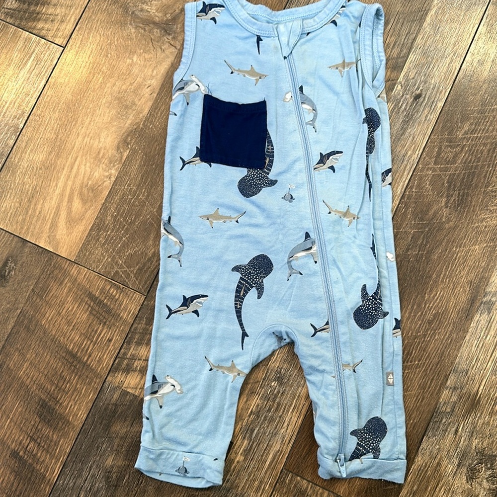 Kyte baby sleeveless zippered romper. 6-12 months